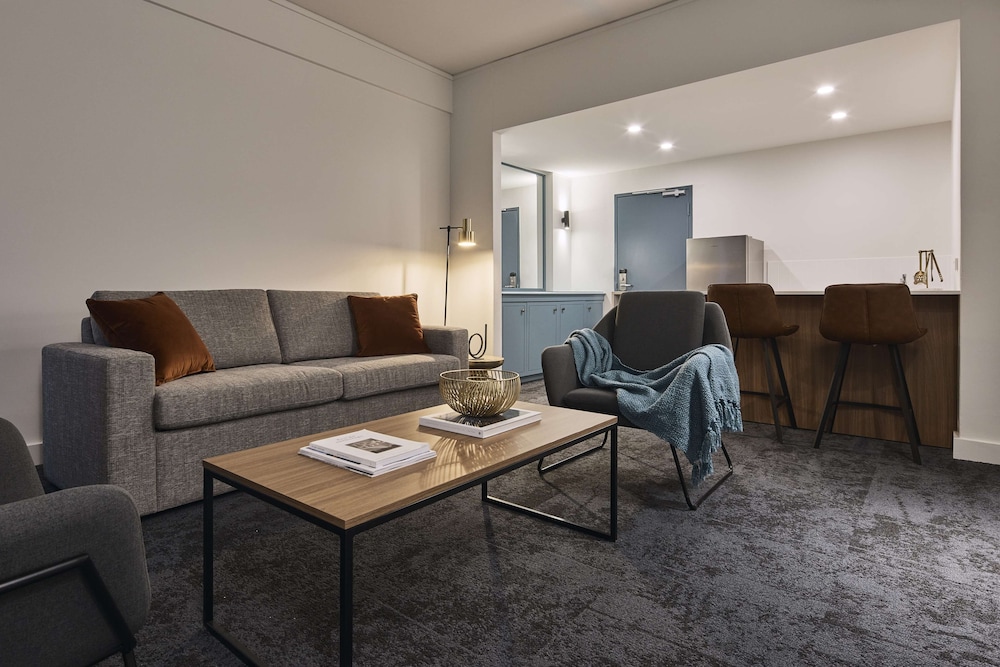 Hotel Alba Adelaide 45/50