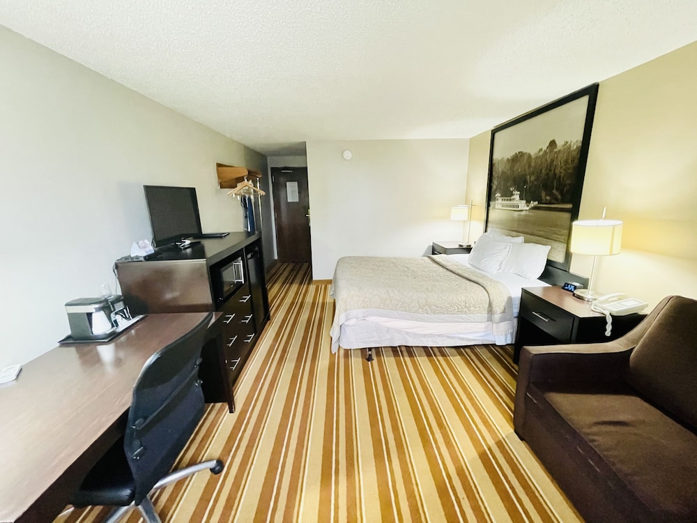 Super 8 by Wyndham Clear Lake 24/58