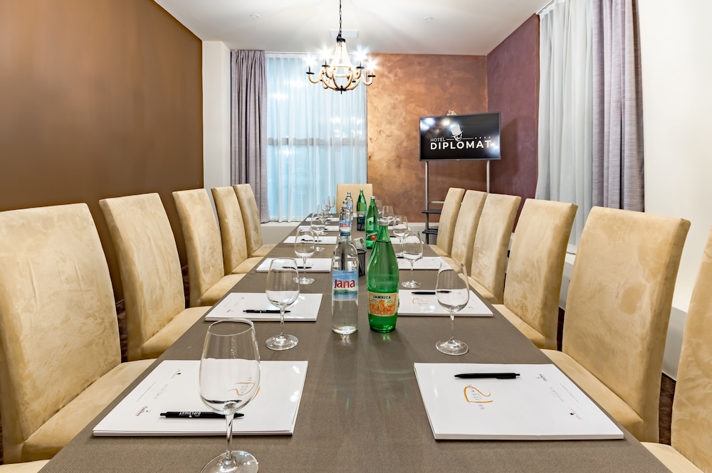 Hotel Diplomat 58/63