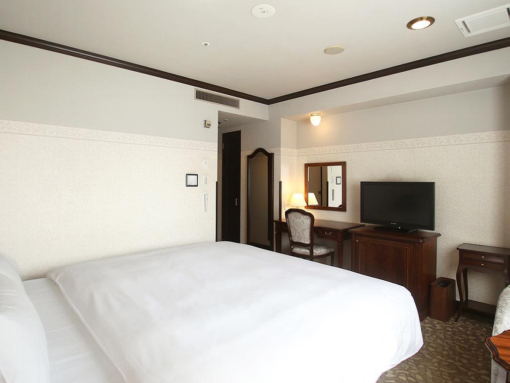 Piena, Double Bed