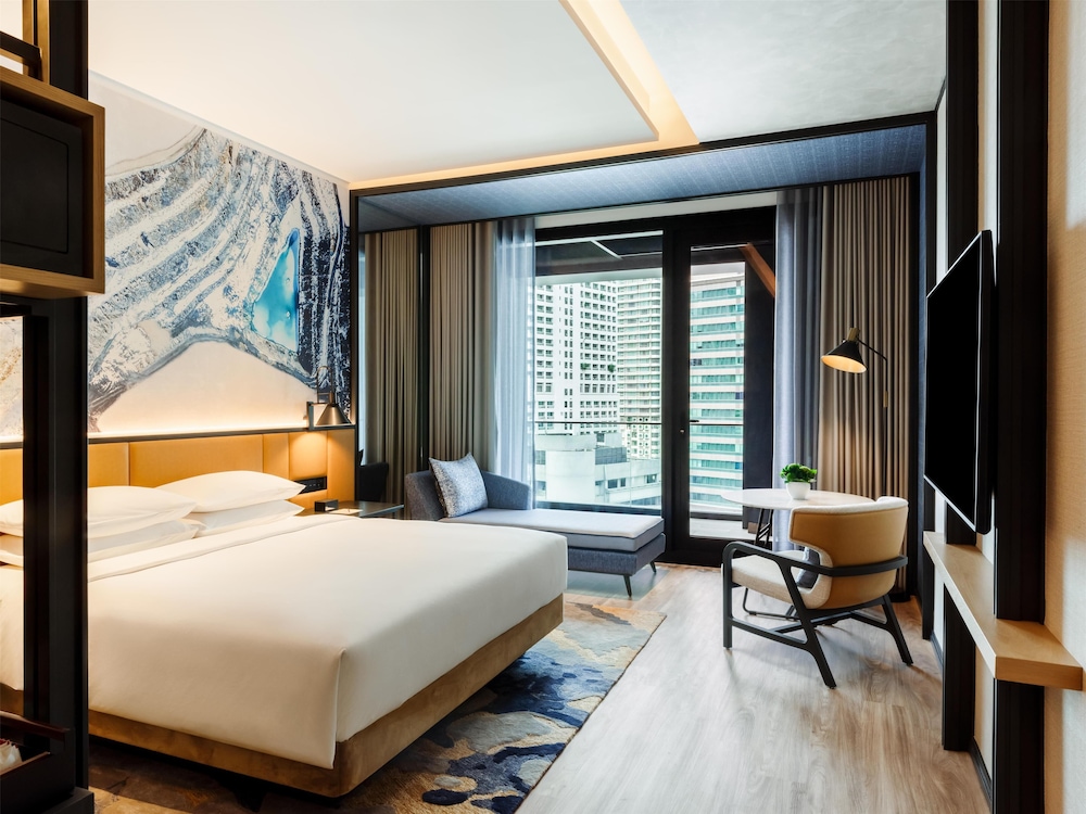 Room, King Bed, City View, Balcony, High Floor, Hyatt Centric City Centre Kuala Lumpur 2/3