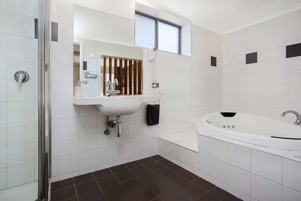 Comfort Inn On Raglan 19/39