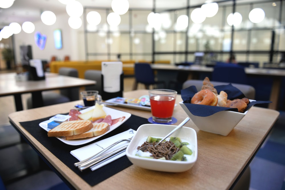HelloSky Air Rooms & Lounge 26/35