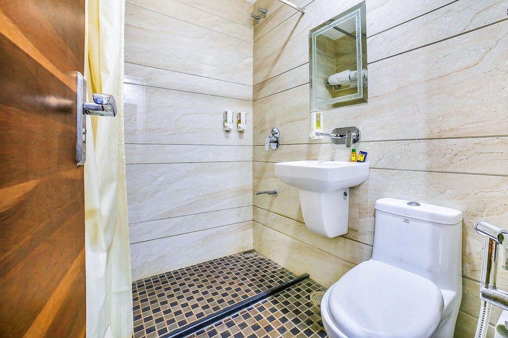 Fabhotel Sapphire Inn Mansarovar 47/50