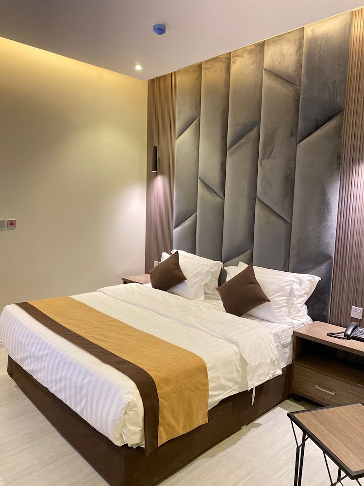 فندق هوليداي الخليج النجاح(XYZ Hotel Al Najah) 12/30
