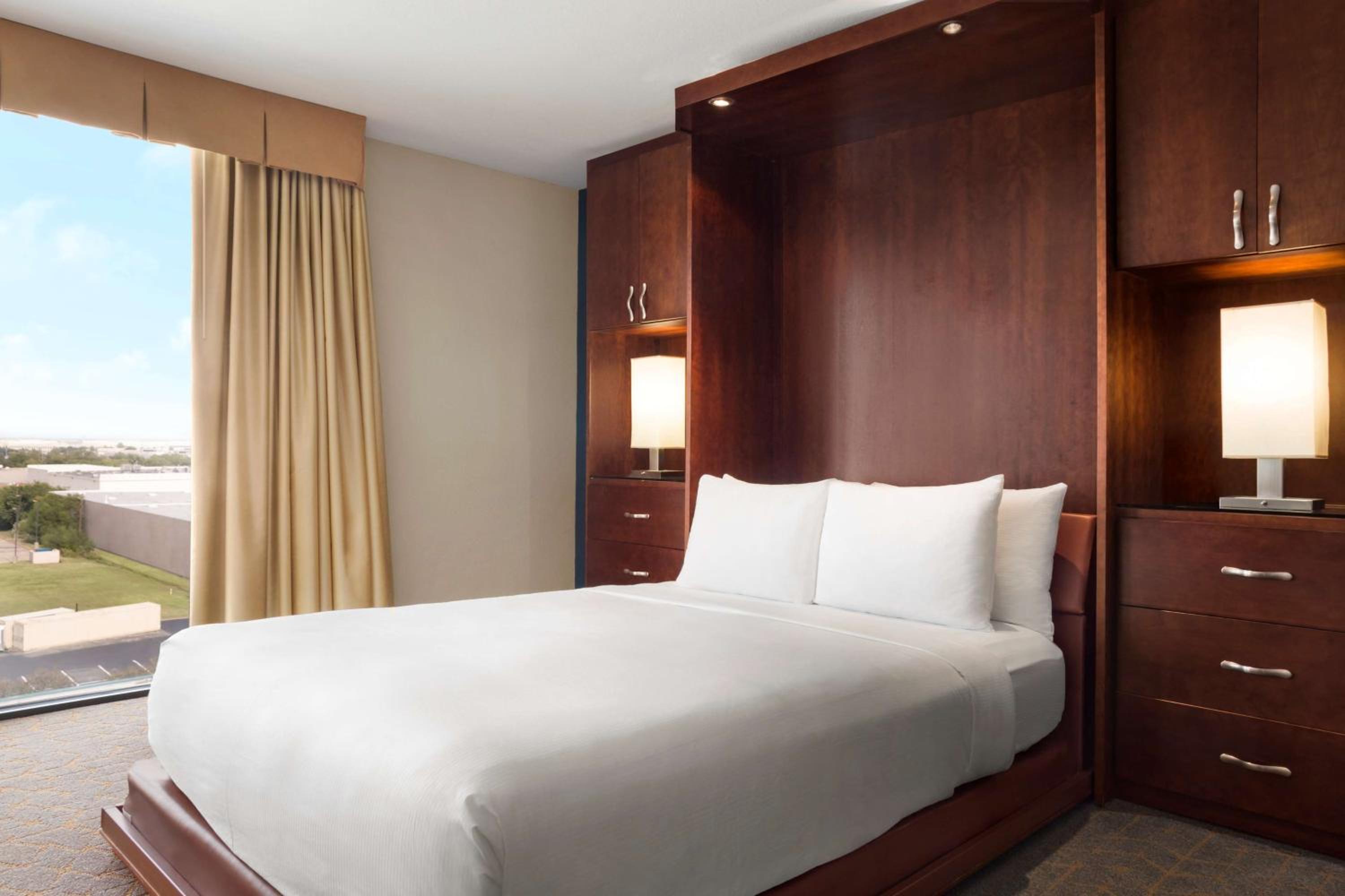 Executive, King Bed, Murphy Bed