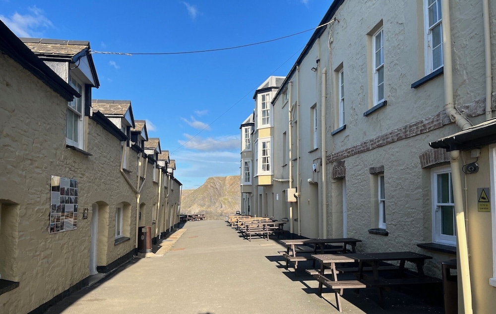 Hartland Quay Hotel 33/39