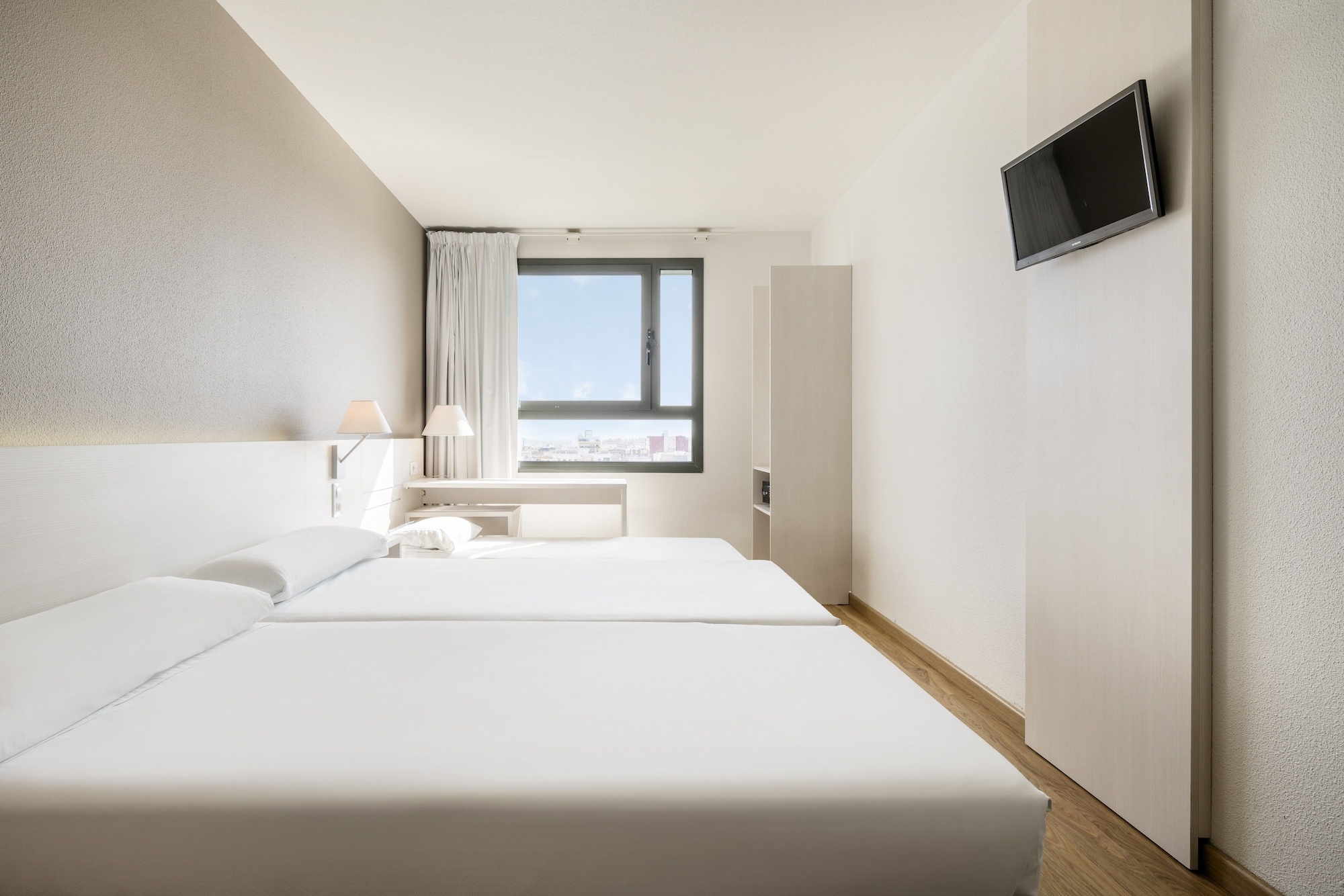 ROOM, TRIPLE