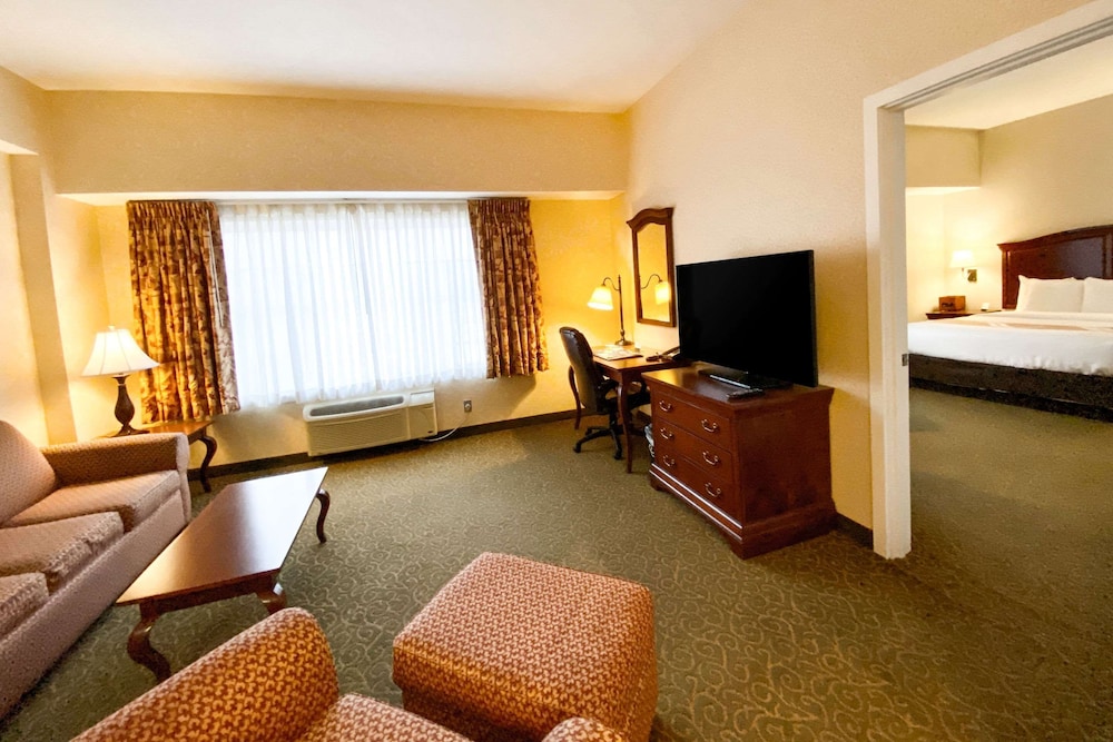 Maine Evergreen Hotel Ascend Hotel Collection 26/33