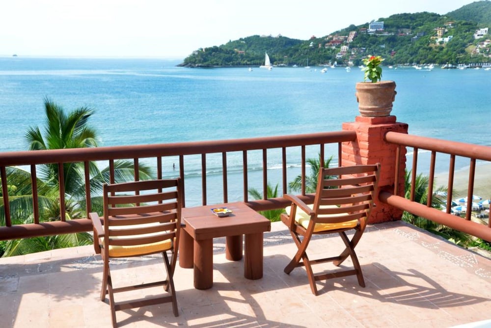 Aura del Mar Hotel 46/67