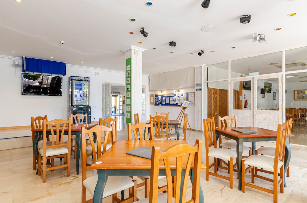 Mariners Club Apartments 25/46