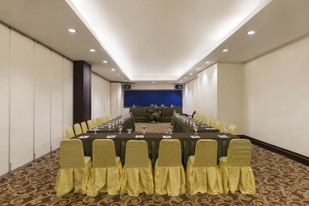 Almadera Hotel D H Quality Plaza Hotel Makassar 45/52