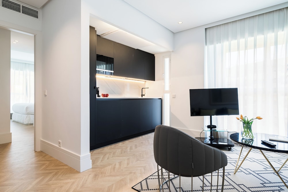 Feelathome Waldorf Suites Apartments 32/40