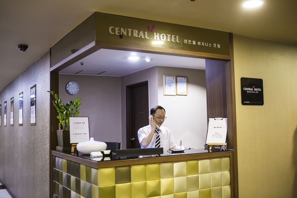 Central Hotel 5/46