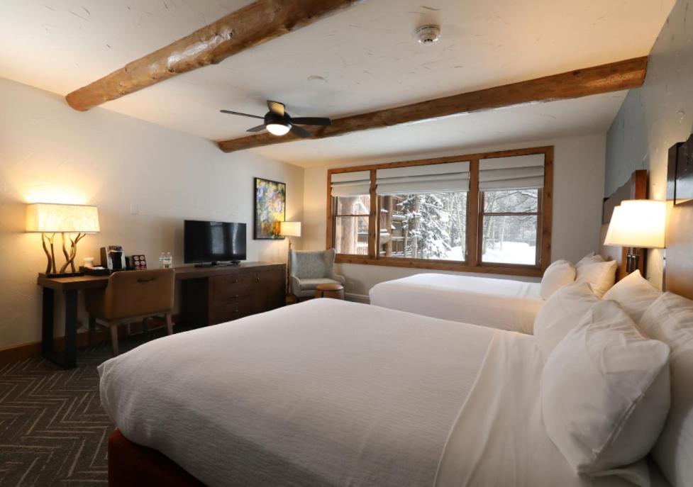 Lodge, 2 Queen Beds