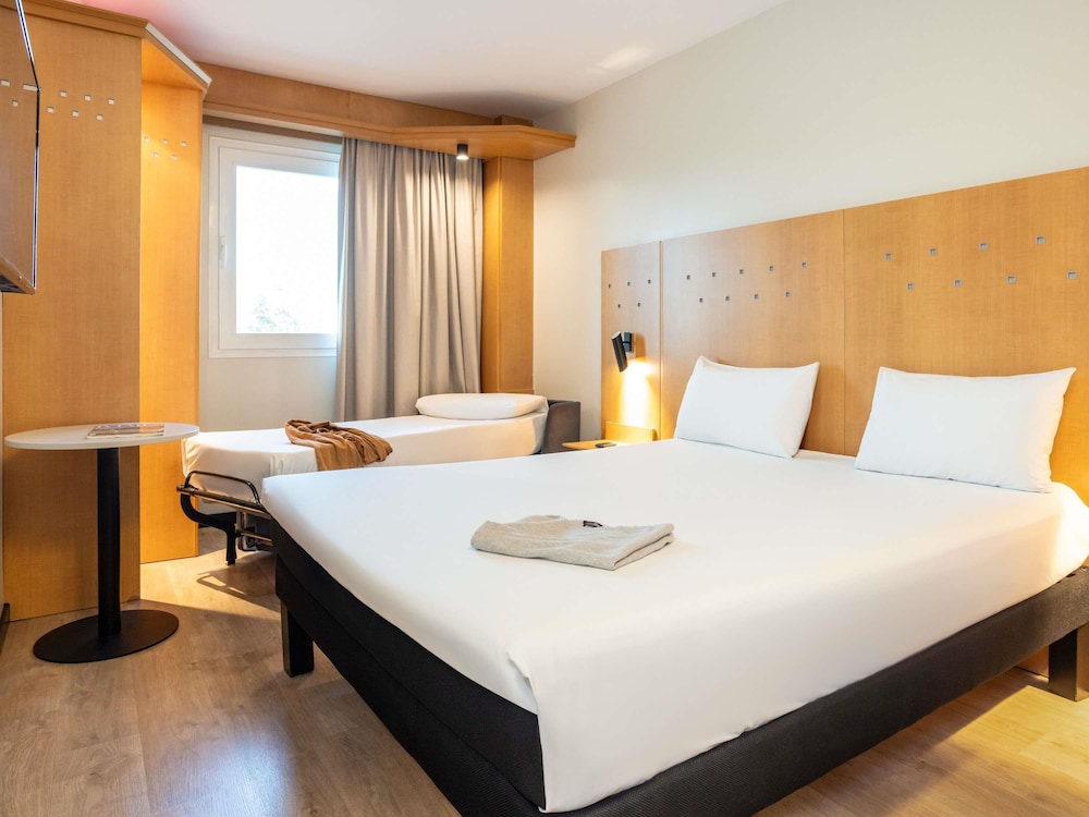 ibis Madrid Alcala de Henares La Garena 17/50