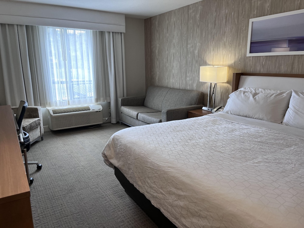 Holiday Inn Express Kamloops 23/74