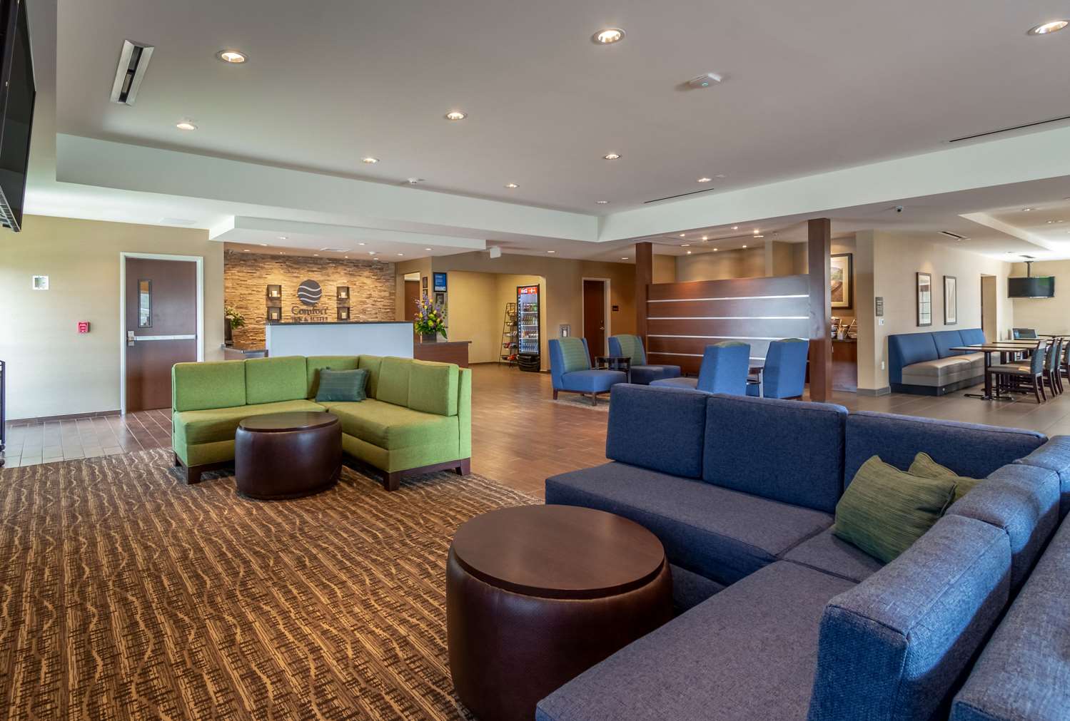 Comfort Inn & Suites - Harrisburg Airport - Hershey South 30/48