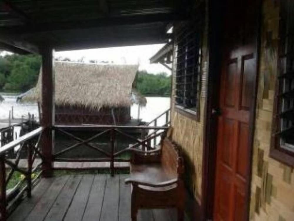 Bamboo House Kanchanaburi 20/50