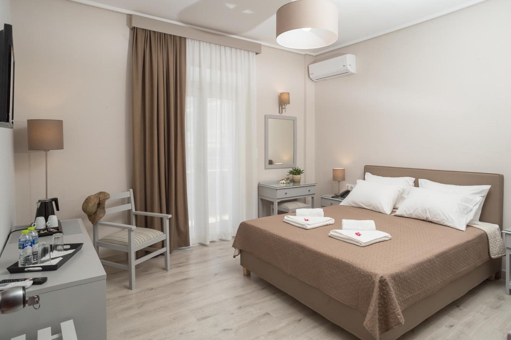 Superior, Double or Twin Bed, Side Sea View