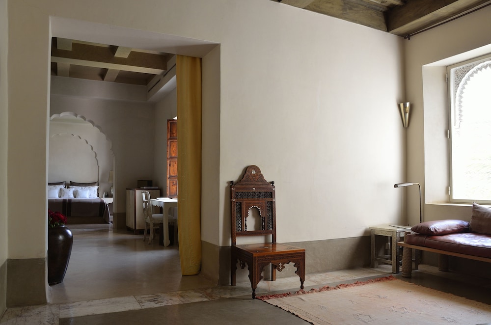 Ksar Char Bagh 53/85