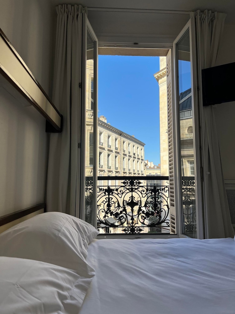 HOTEL DE FRANCE 37/73