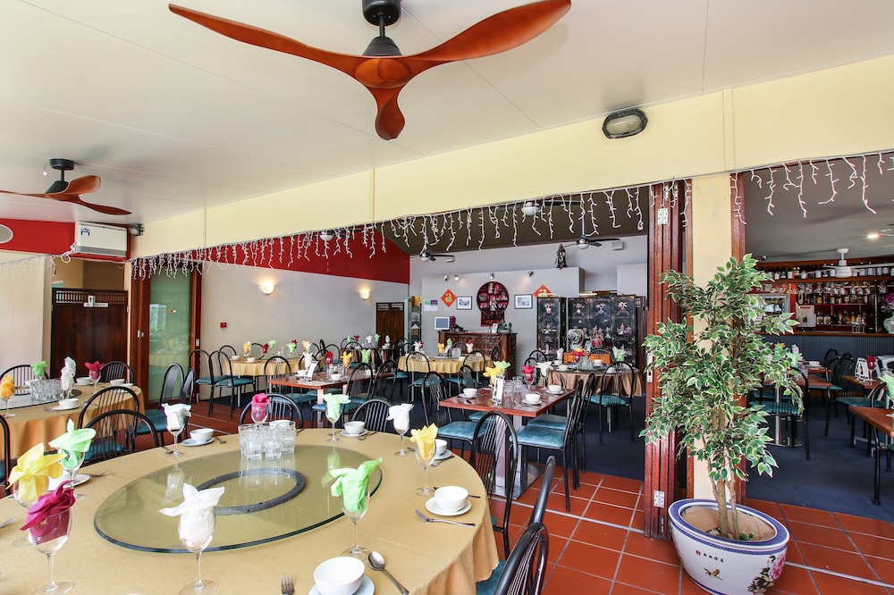 Headland Beach Resort 50/69