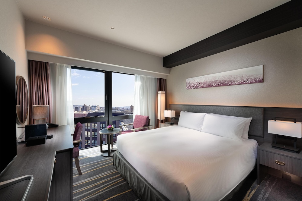 EXECUTIVE, QUEEN BED