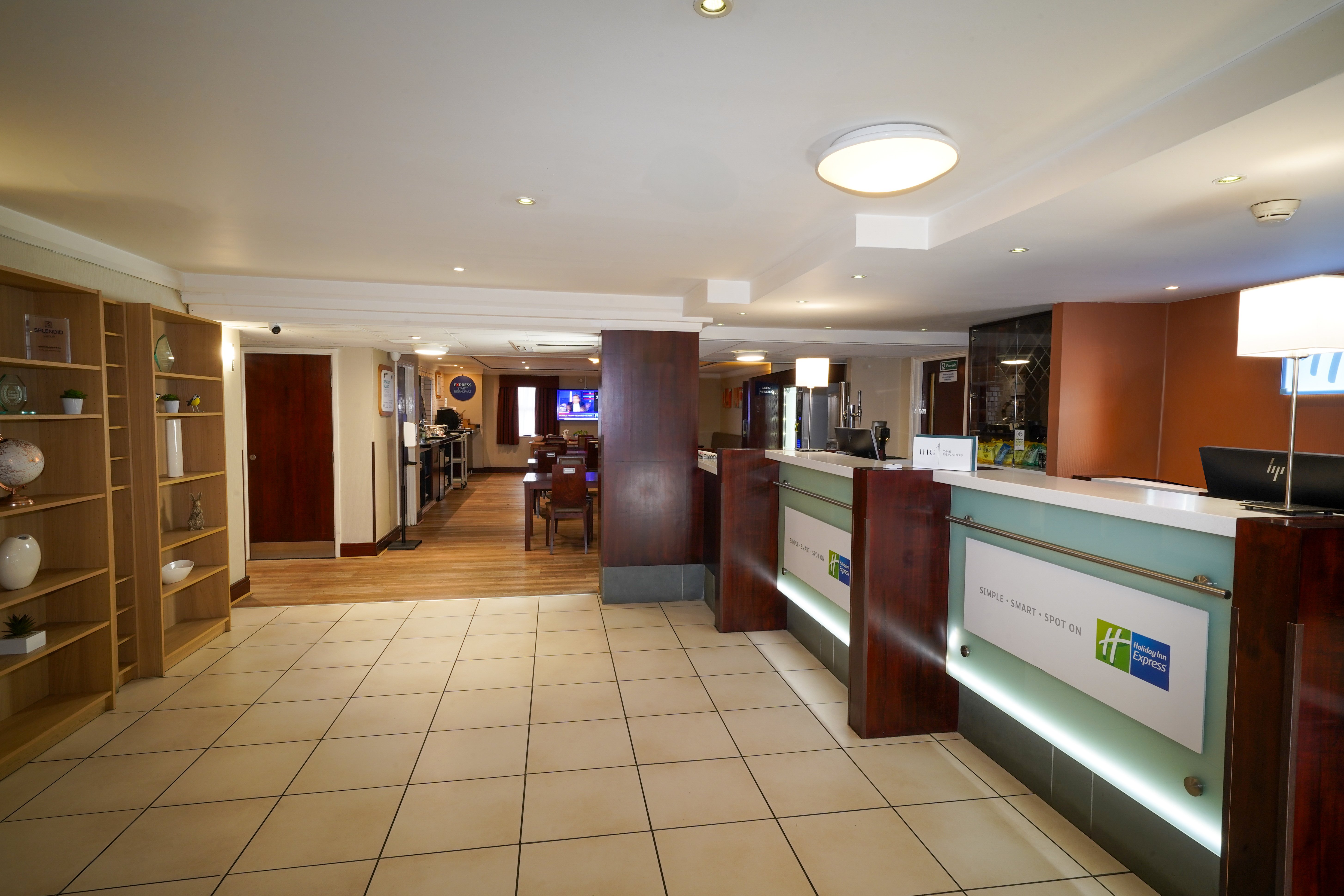Holiday Inn Express Glenrothes 7/70
