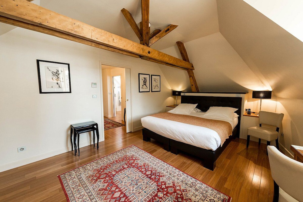 L Hotel de Beaune 25/73