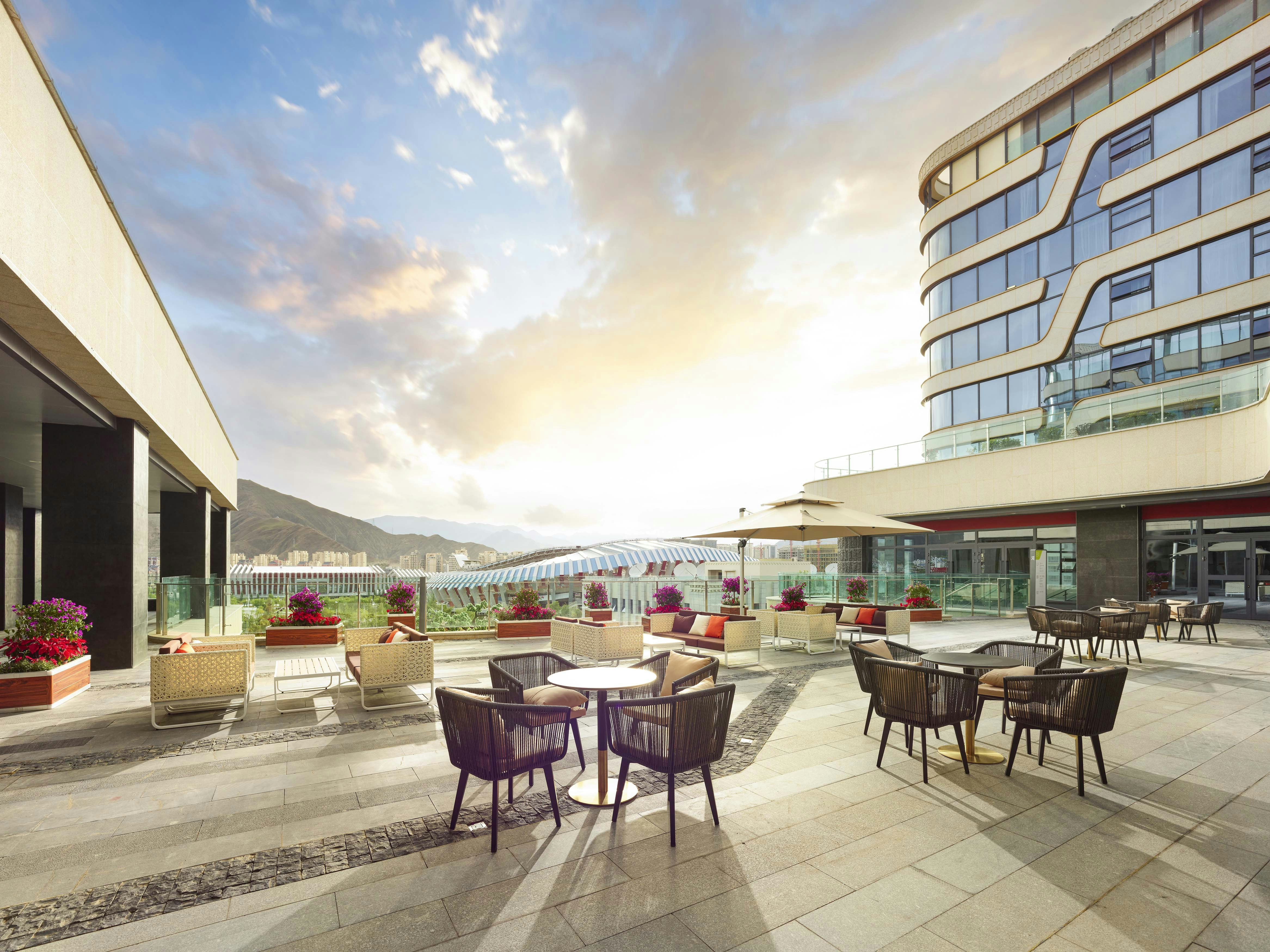 Hilton Garden Inn Lhasa 16/17
