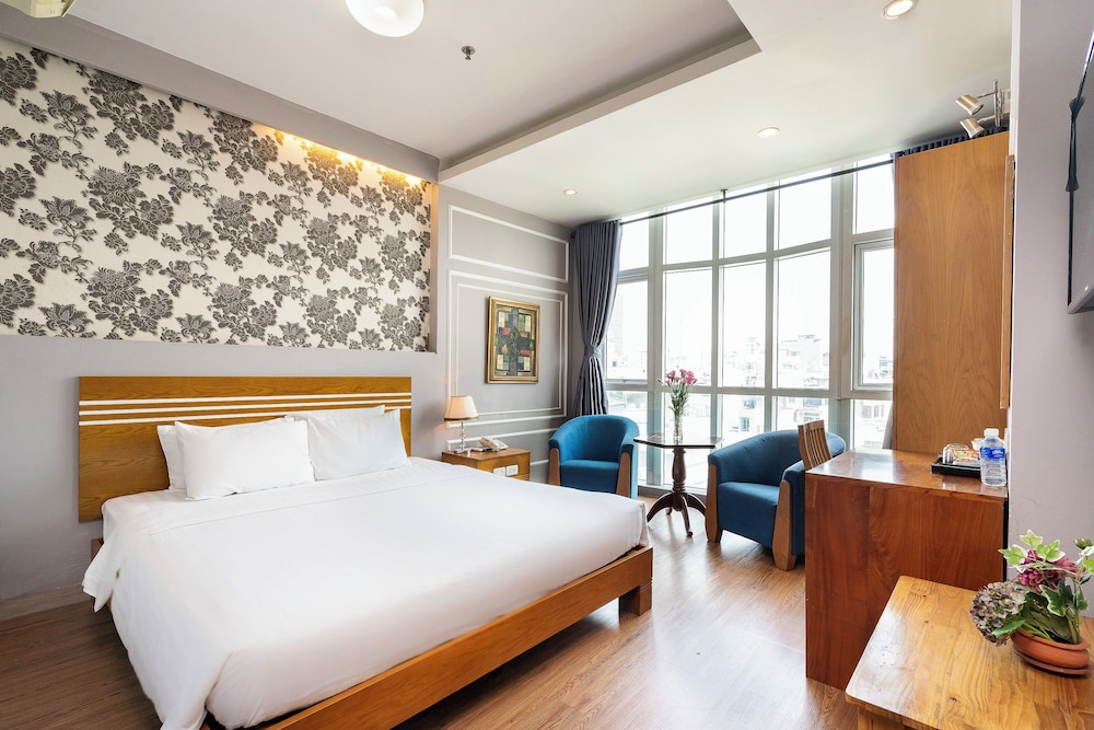PREMIUM, DELUXE, DOUBLE BED, CITY VIEW