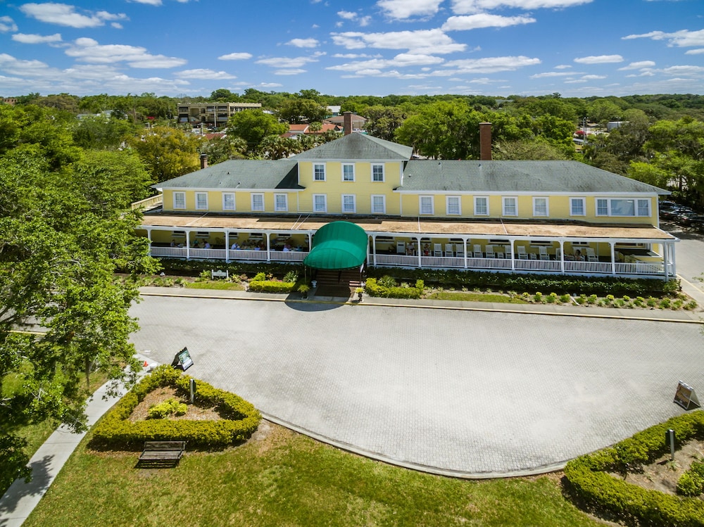 Lakeside Inn 6/67