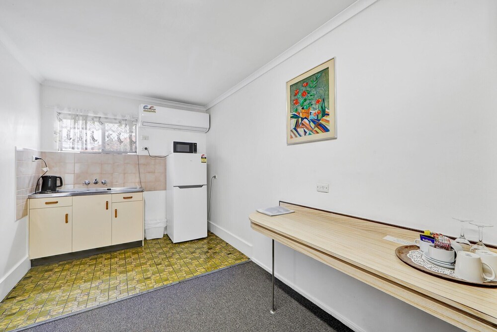 RIVIERA MOTEL BUNDABERG 2/44