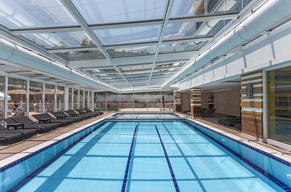 Karmir Resort And Spa Hotel 25/50