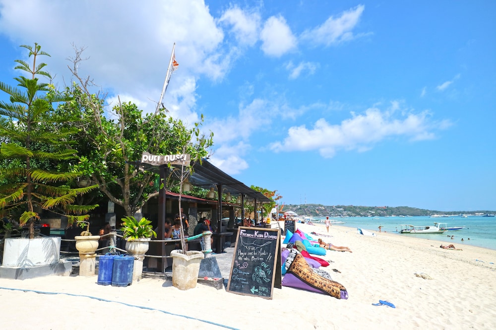 Puri Nusa Beach Hotel 22/32