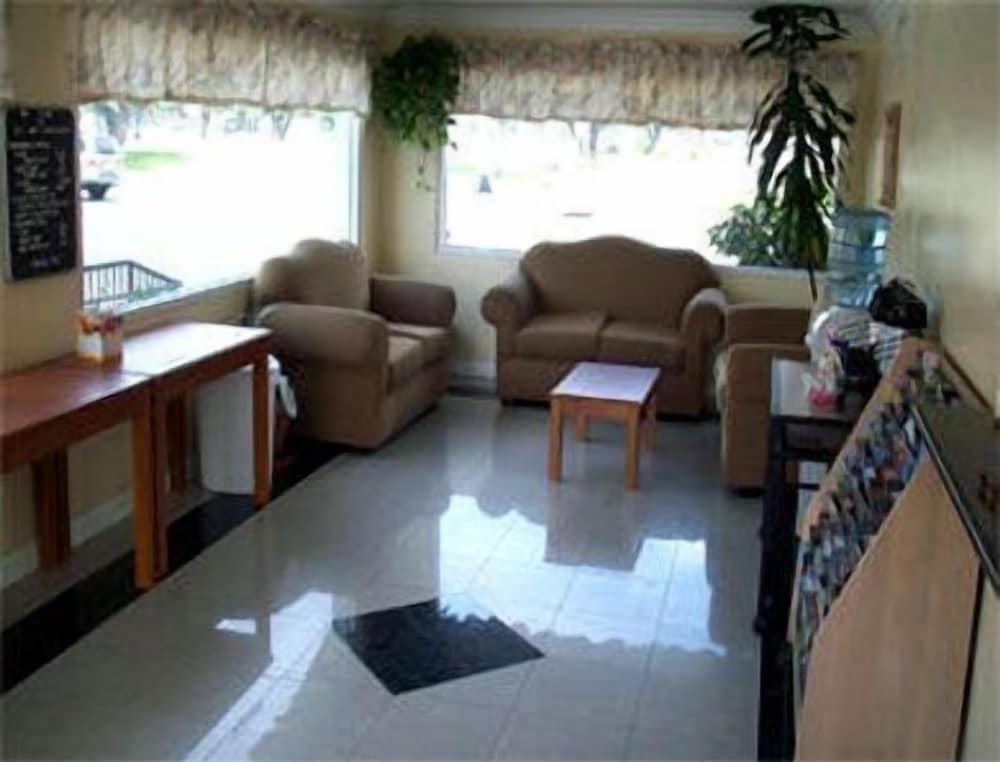 Colony Inn Buena Park 44/64