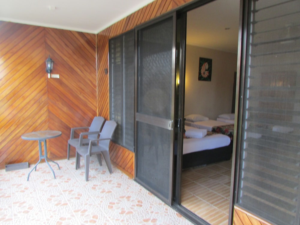 Wailoaloa Beach Resort Fiji 27/76