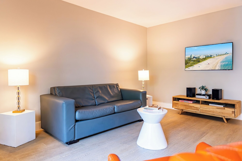 Beachside All Suites Hotel 19/38
