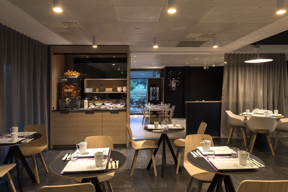 Kyriad Nantes Ouest Saint Herblain Zenith 27/44