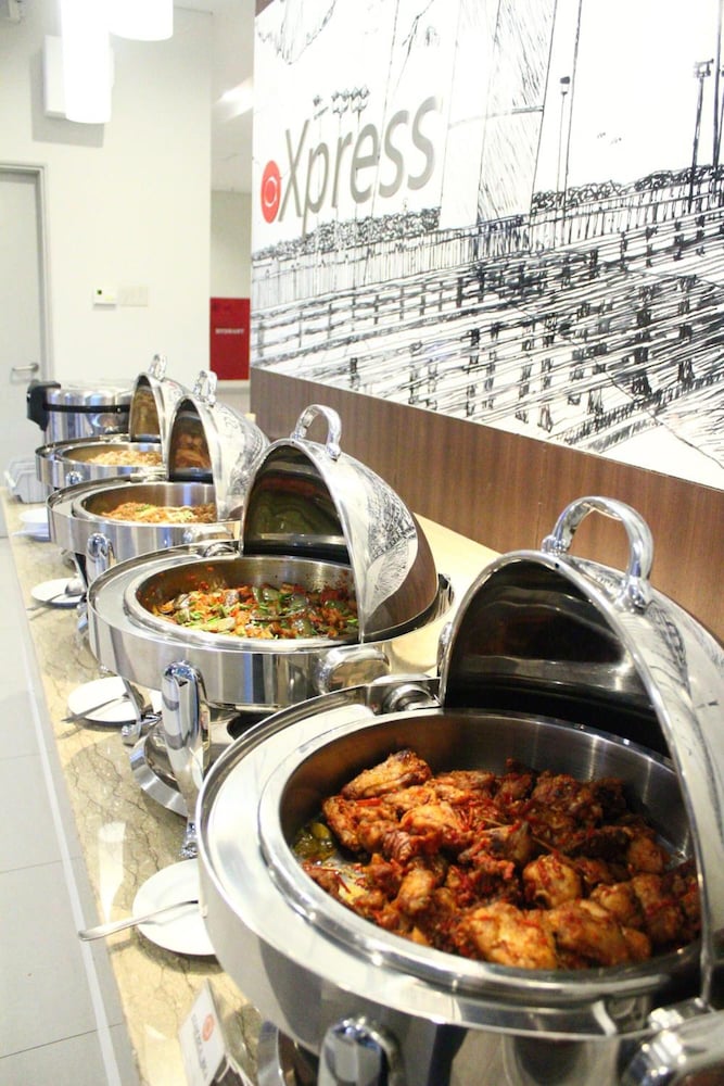 Amaris Hotel Margorejo Surabaya 10/32