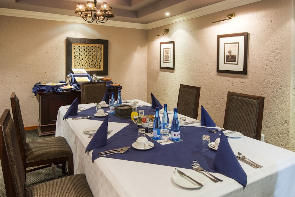 The Royal Villas Swaziland 18/36