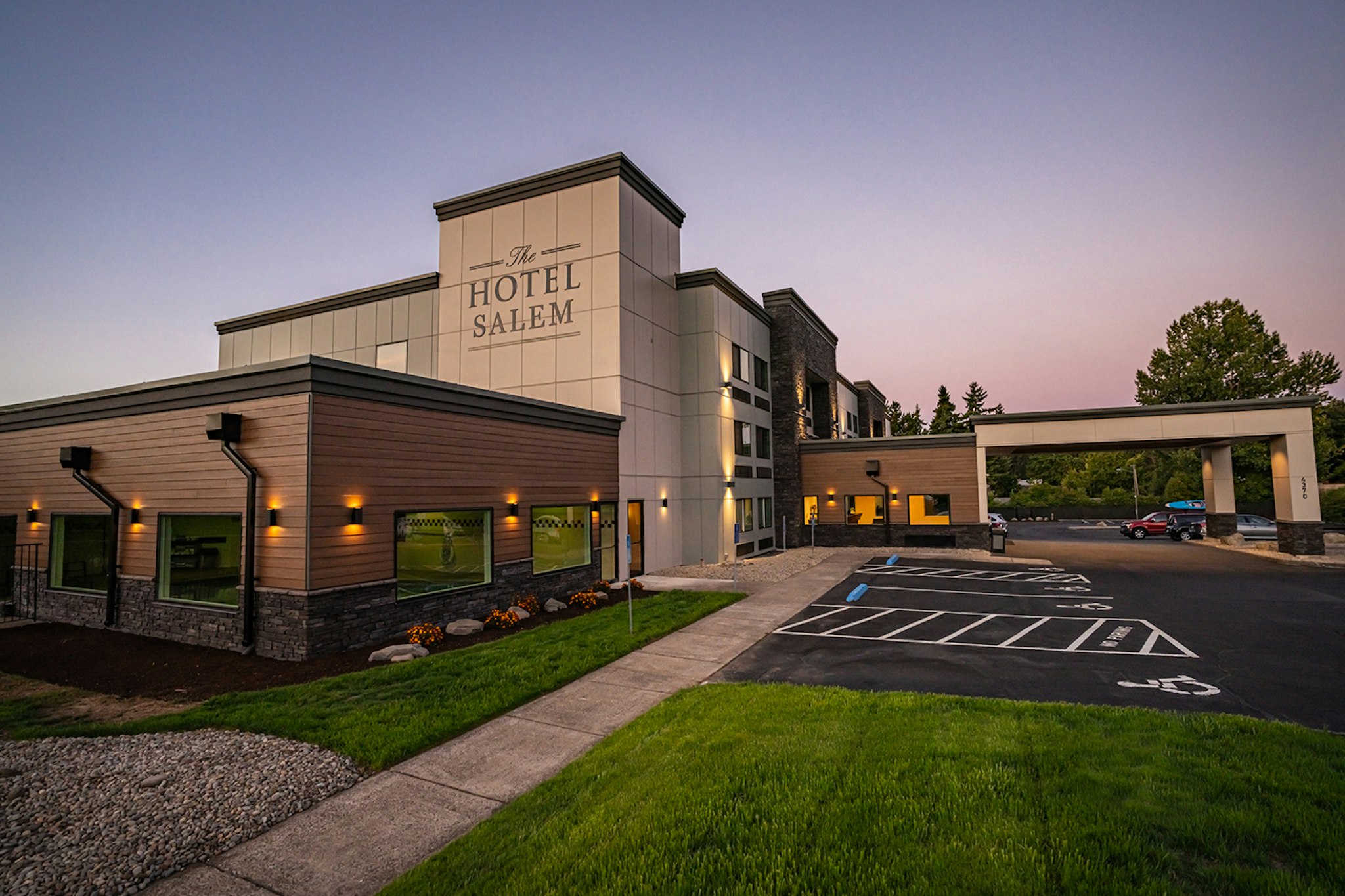 Phoenix Inn Suites South Salem 2/57