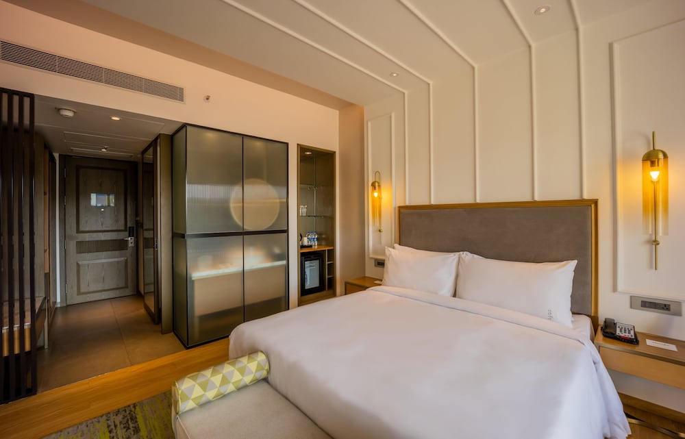 Holiday Inn Goa Candolim 32/75