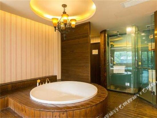Elegant Hotel 48/48