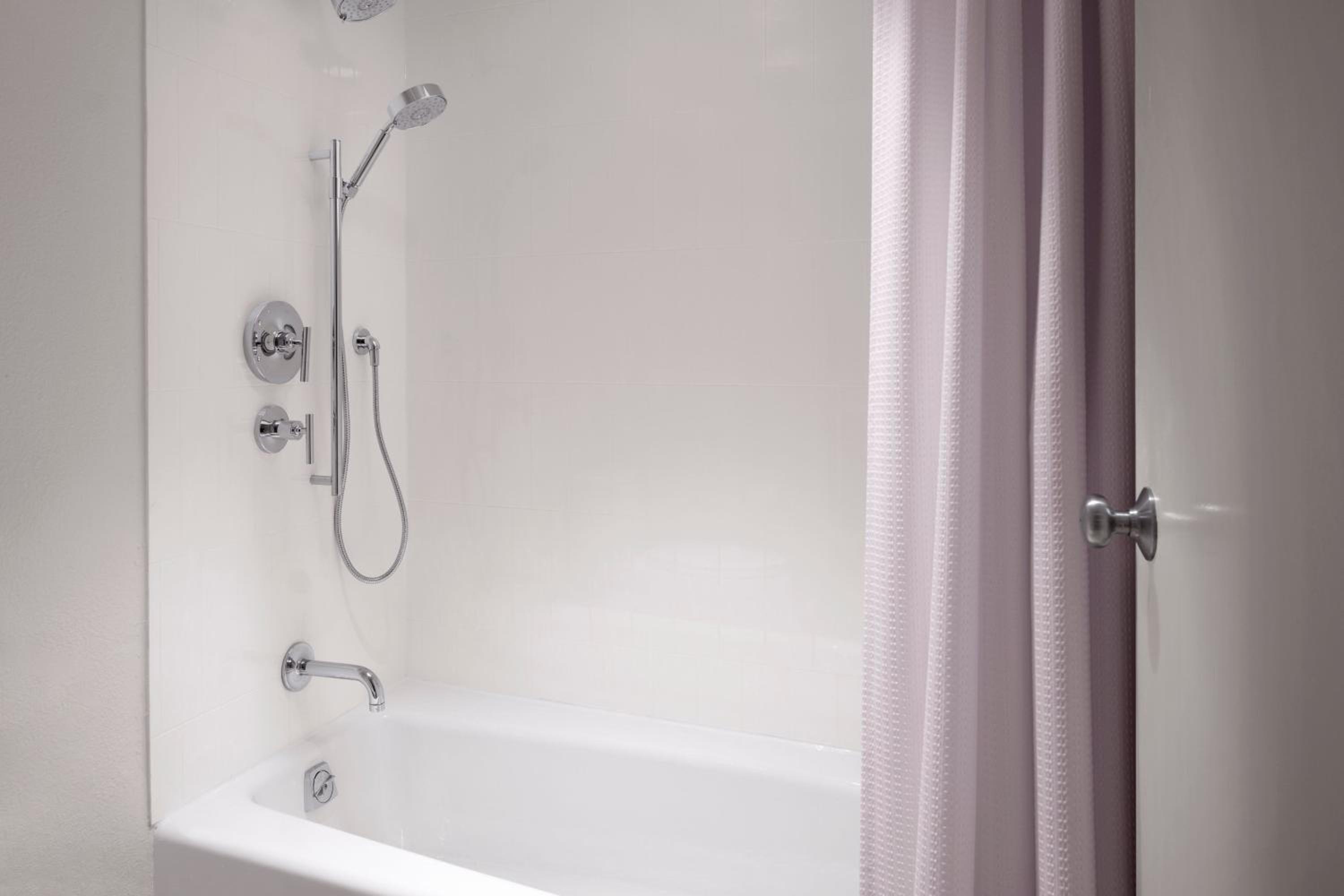 Resort, King Bed, Pool View, Balcony, Bathtub, Main Building, Accessible