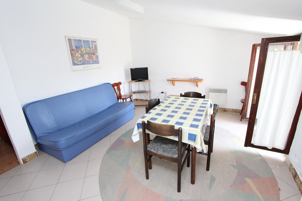 APARTMENTS LORA 35/66