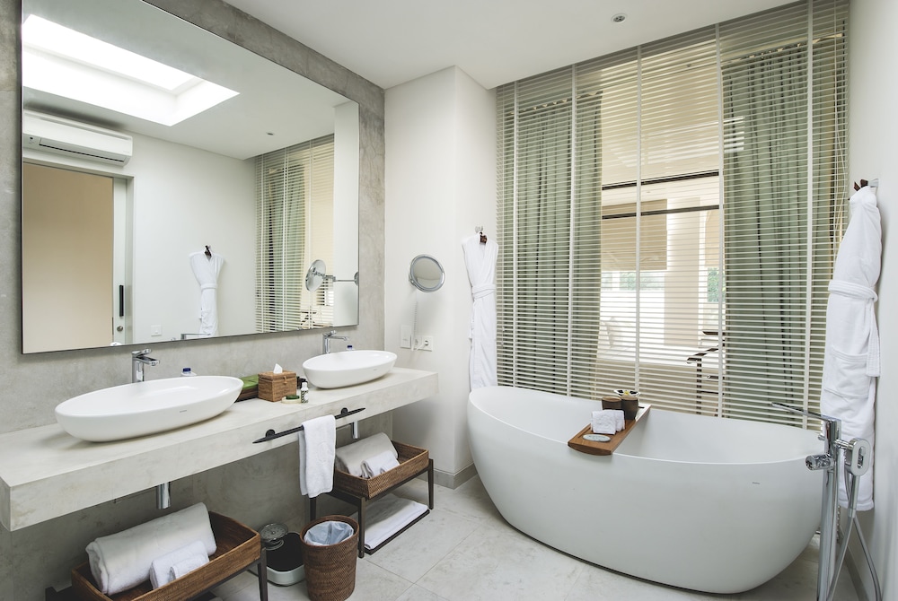 Hu U Villas Seminyak Bali 50/50