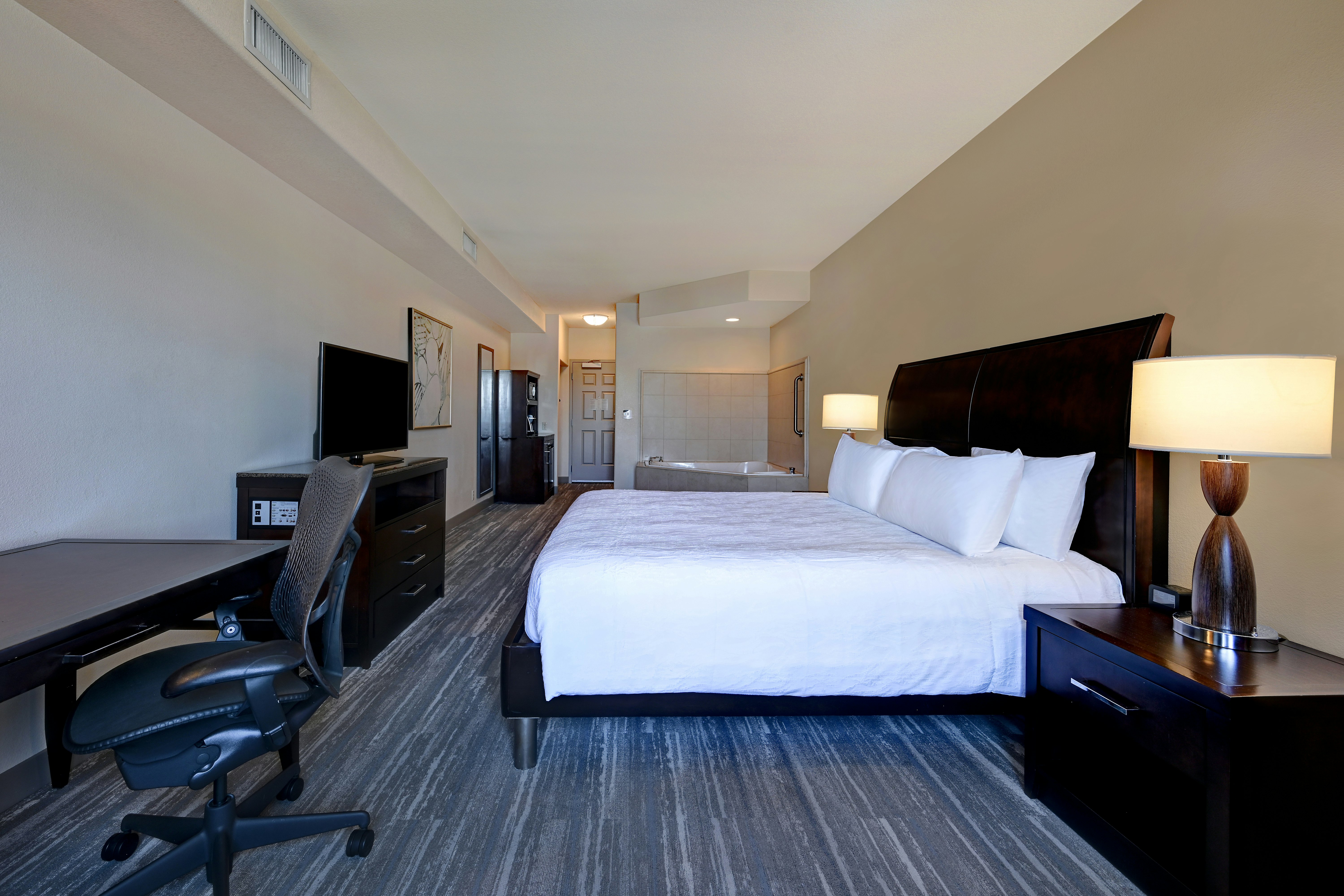 ROOM, KING BED, JETTED TUB