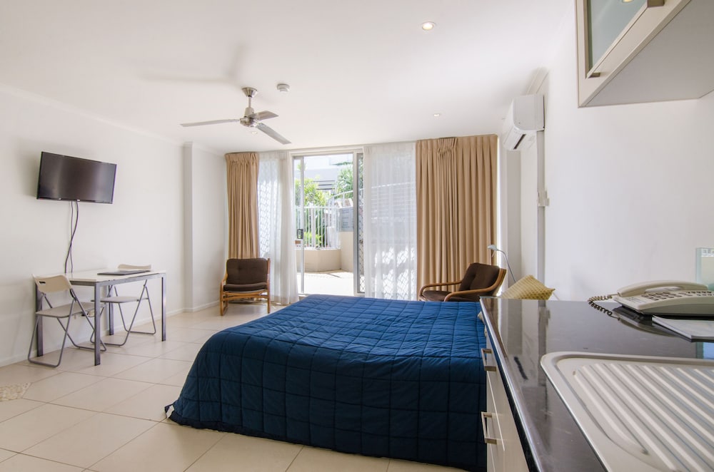 Newport Mooloolaba 11/76